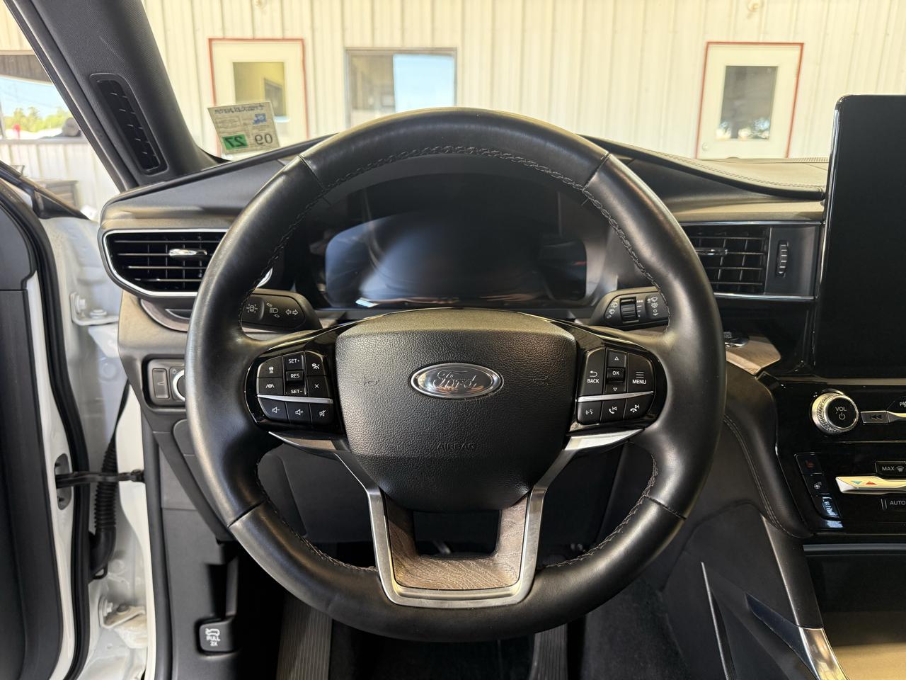 Ford Explorer Platinum AWD 2023