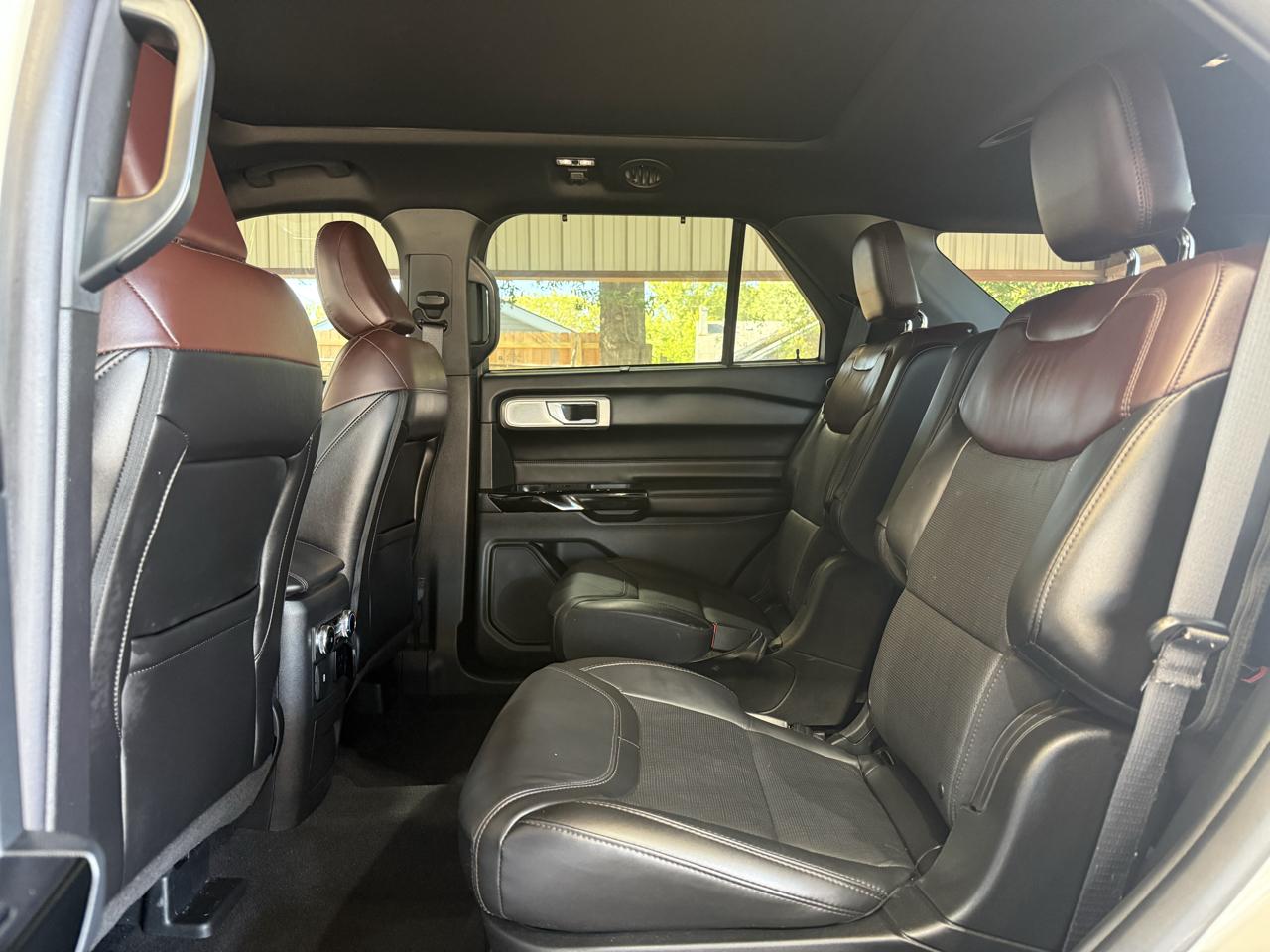 Ford Explorer Platinum AWD 2023