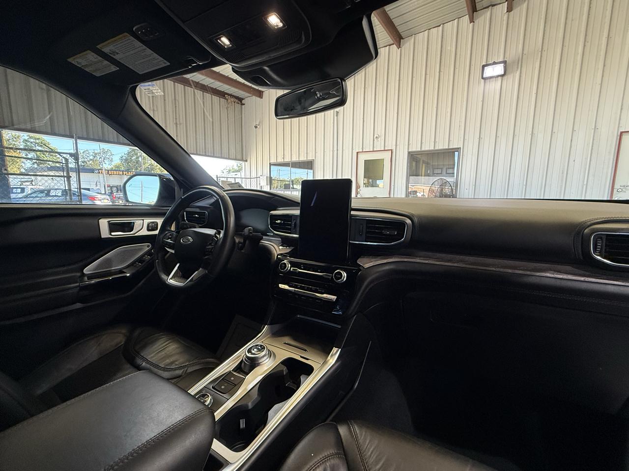 Ford Explorer Platinum AWD 2023