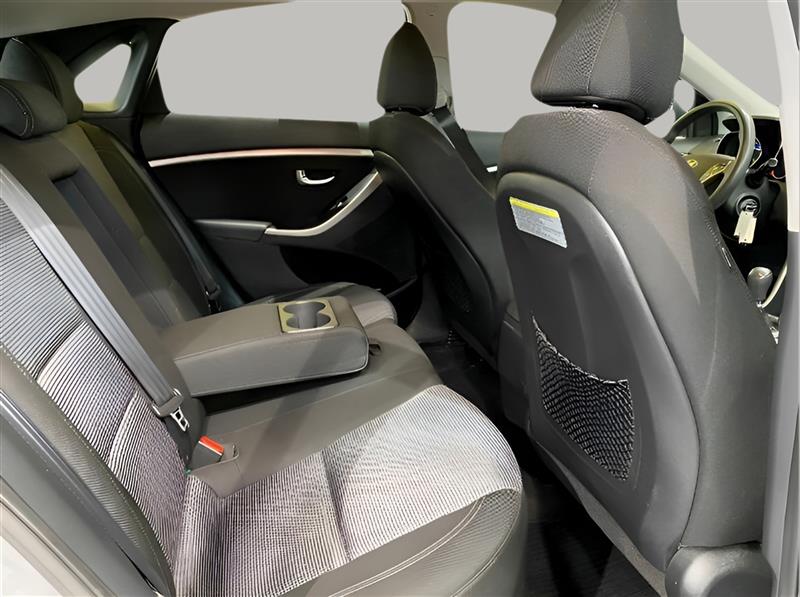 Hyundai Elantra GT A/T 2016