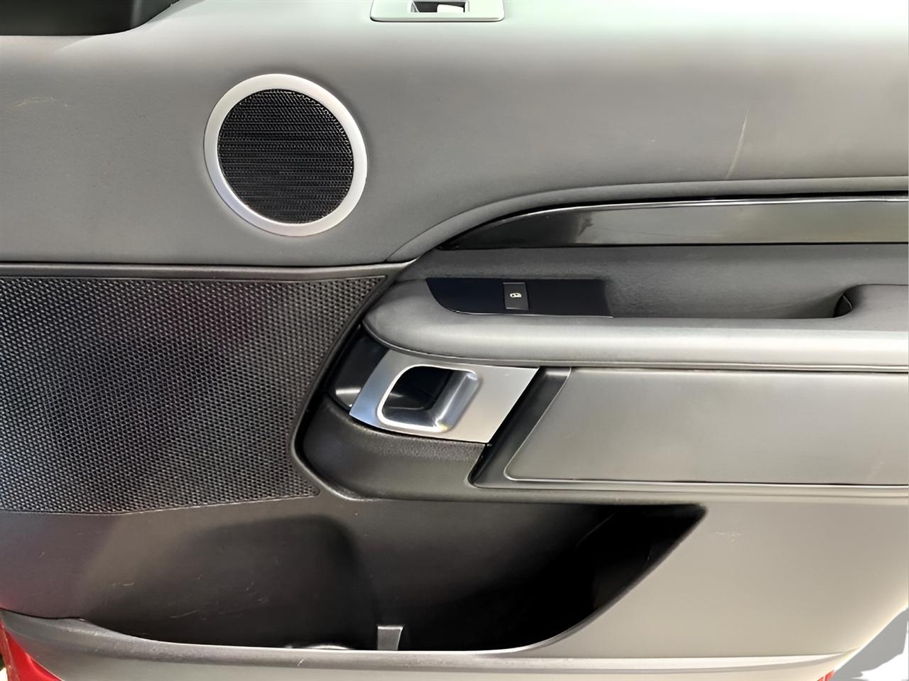 Land Rover Discovery SE 2017