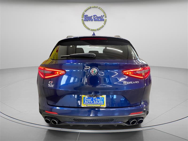 2018 Alfa Romeo Stelvio Quadrifoglio photo 4