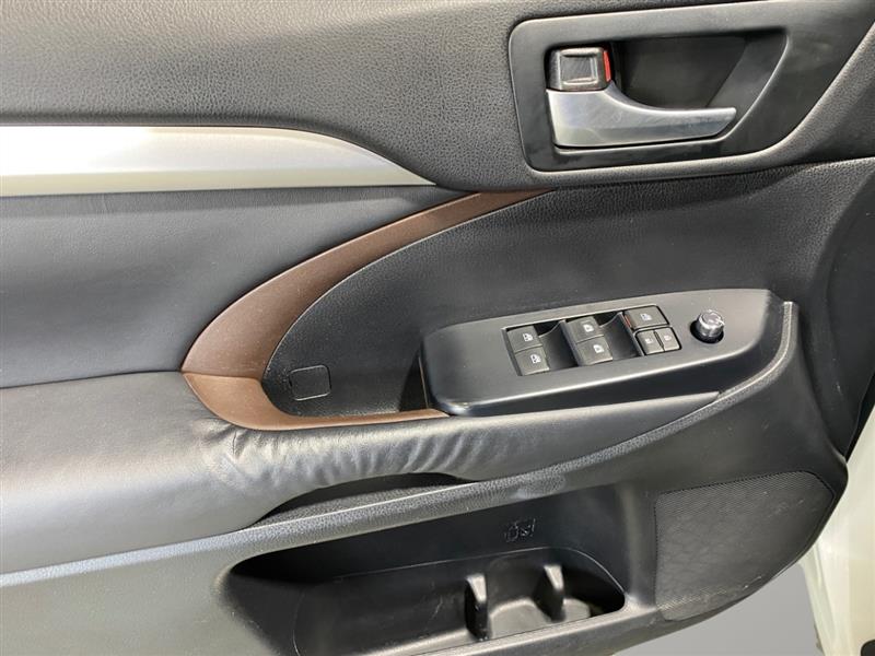 Toyota Highlander XLE AWD V6 2014 Toyota Highlander XLE AWD V6 2014