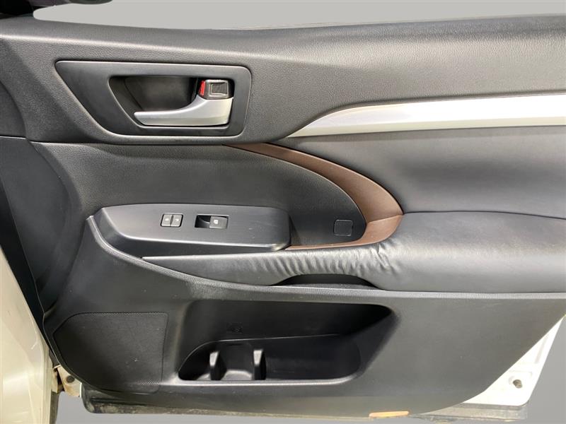 Toyota Highlander XLE AWD V6 2014 Toyota Highlander XLE AWD V6 2014