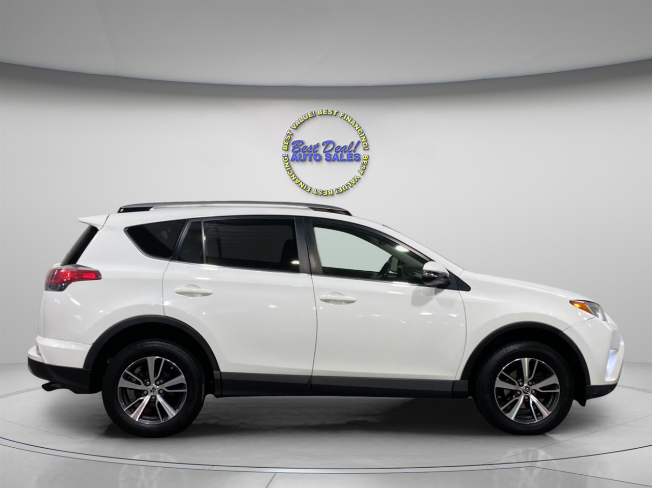 Toyota RAV4 XLE AWD 2017