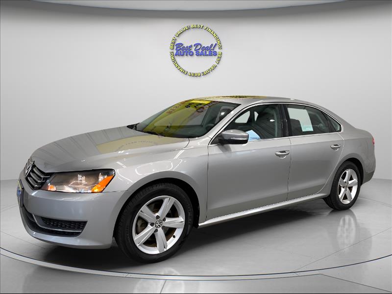 Volkswagen Passat 2.5L SE AT 2013 Volkswagen Passat 2.5L SE AT 2013