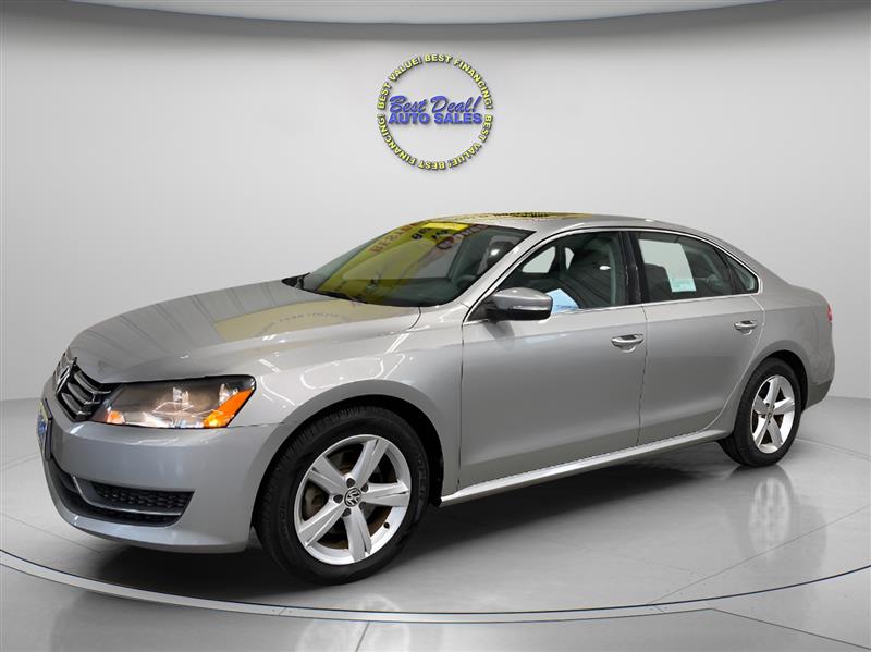 Volkswagen Passat 2.5L SE AT 2013 Volkswagen Passat 2.5L SE AT 2013
