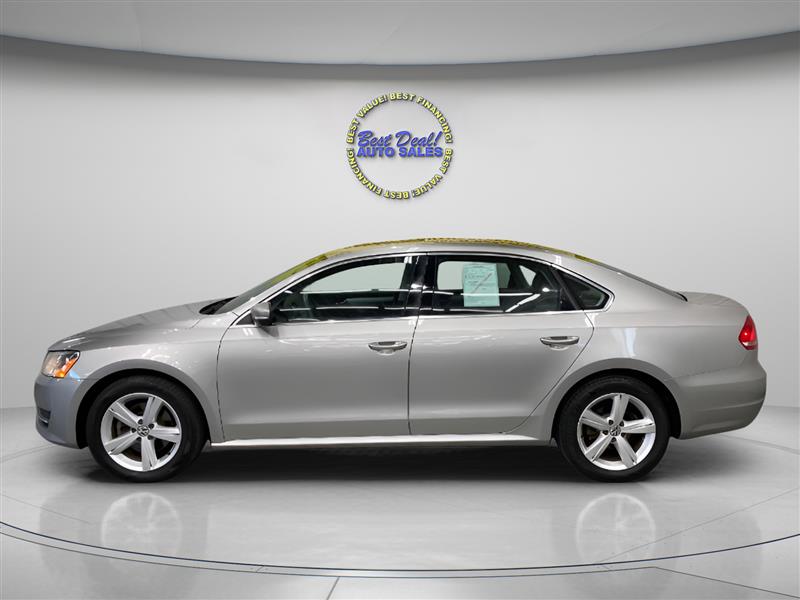 Volkswagen Passat 2.5L SE AT 2013 Volkswagen Passat 2.5L SE AT 2013