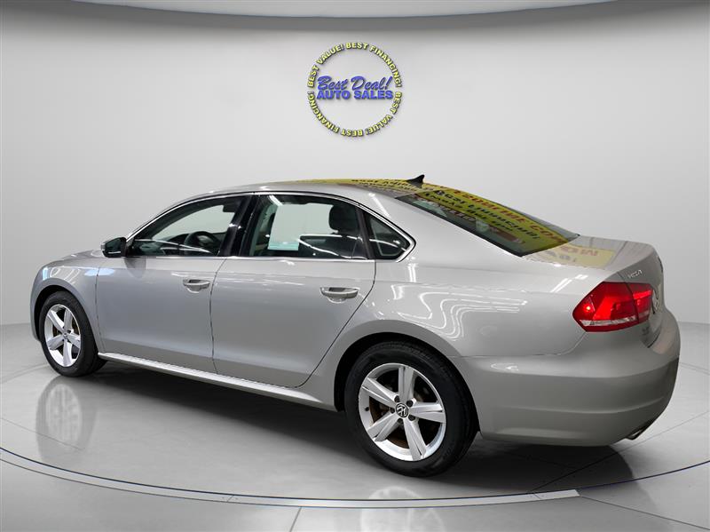 Volkswagen Passat 2.5L SE AT 2013 Volkswagen Passat 2.5L SE AT 2013