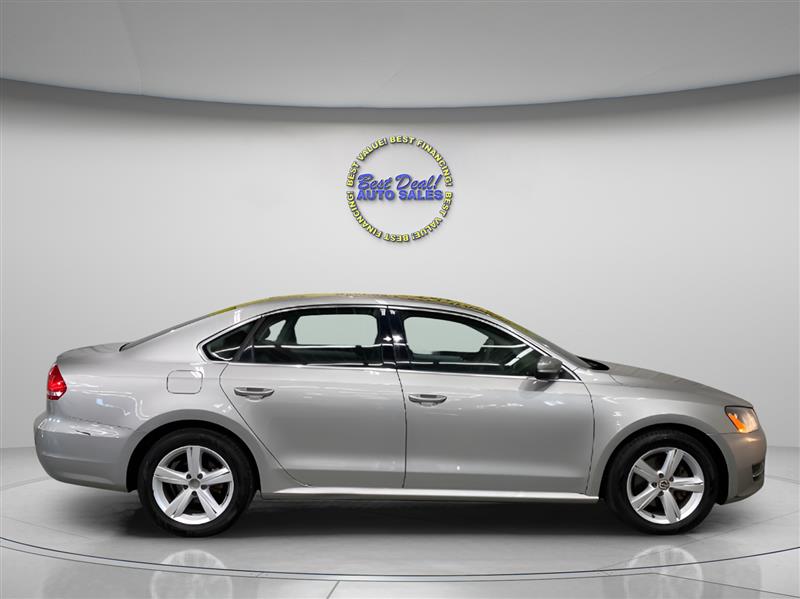 Volkswagen Passat 2.5L SE AT 2013 Volkswagen Passat 2.5L SE AT 2013
