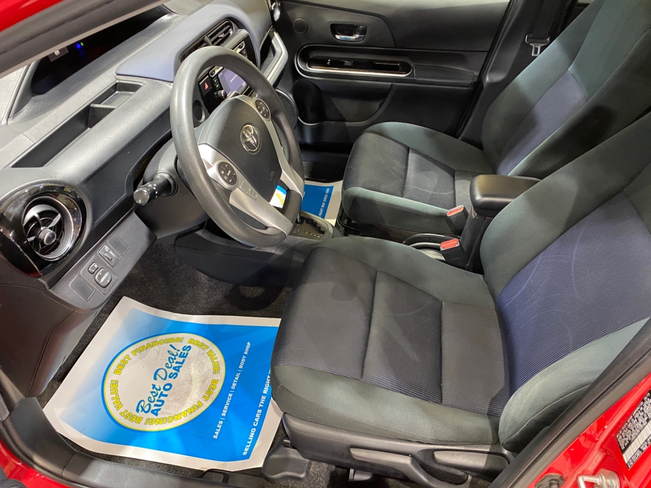 Toyota Prius c Base 2015