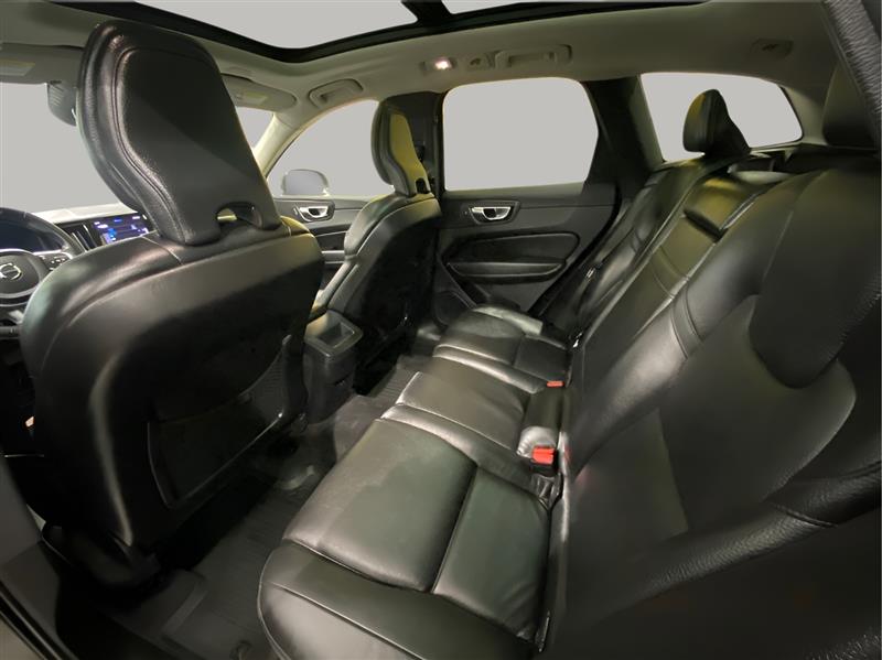 Volvo XC60 T8 Momentum Hybrid AWD 2022