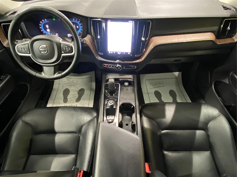 Volvo XC60 T8 Momentum Hybrid AWD 2022