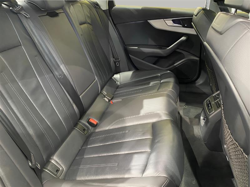 Audi A4 2.0T Premium quattro Sedan 2017