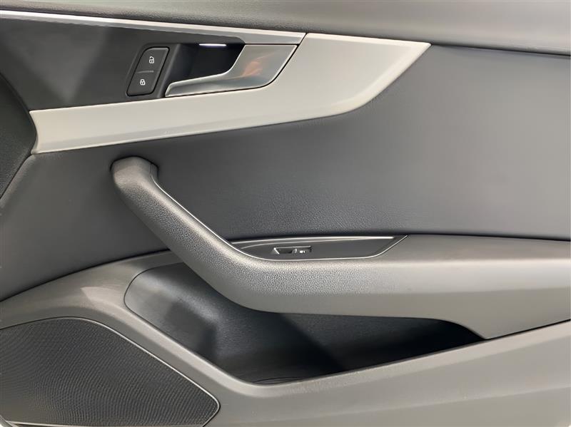 Audi A4 2.0T Premium quattro Sedan 2017