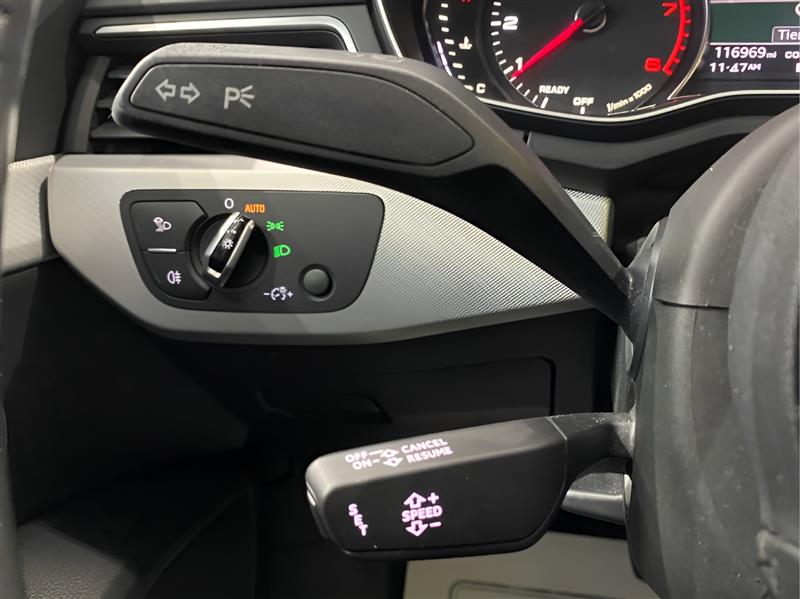 Audi A4 2.0T Premium quattro Sedan 2017