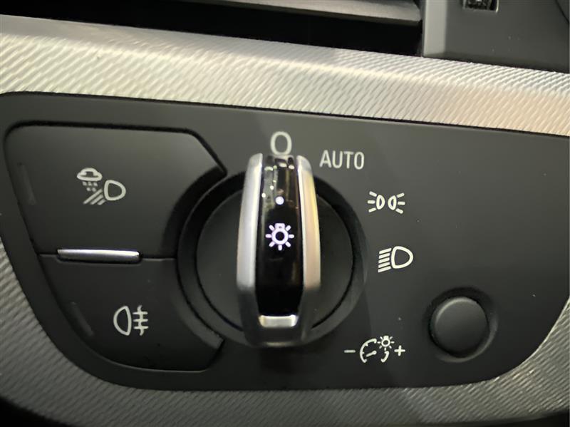 Audi A4 2.0T Premium quattro Sedan 2017