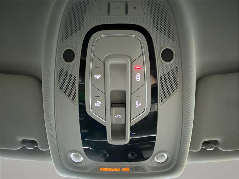 Audi A4 2.0T Premium quattro Sedan 2017