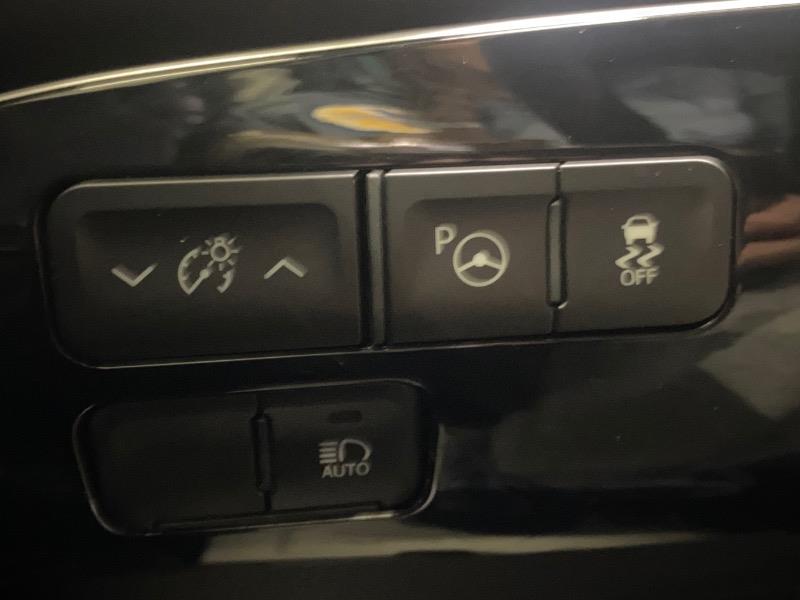 Toyota Prius LE AWD-e 2022