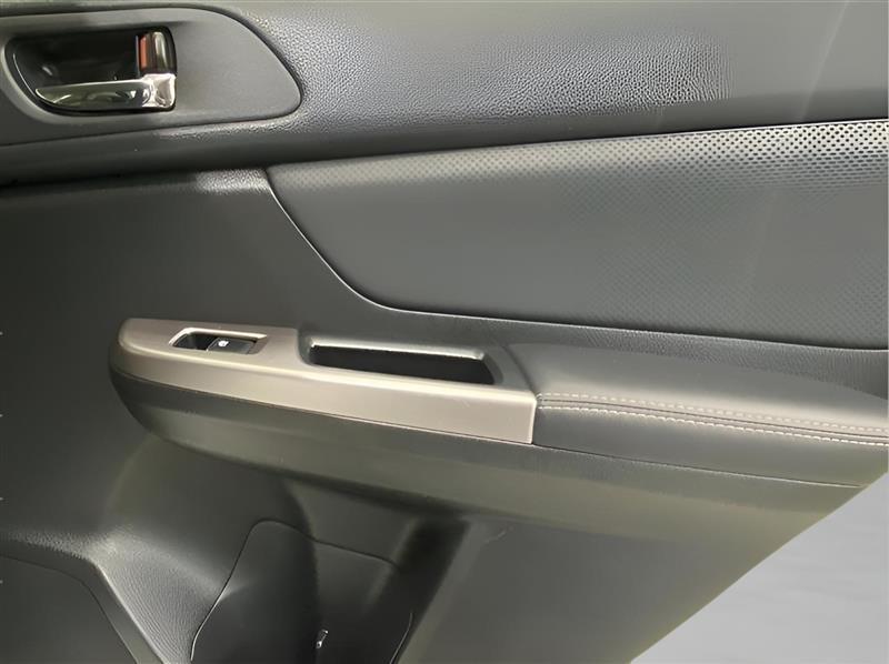 Subaru Impreza 2.0i Sport Limited PZEV 5-Door 2015