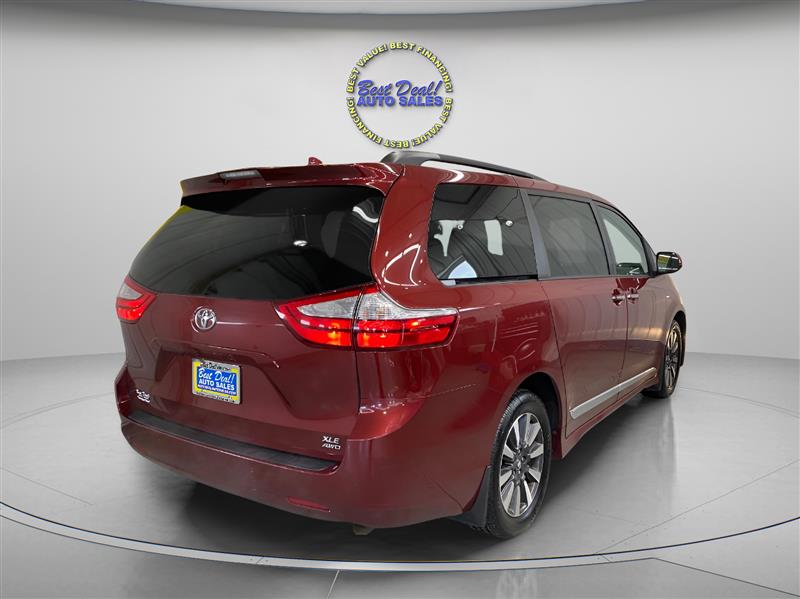 Toyota Sienna XLE 7-Passenger AWD 2019