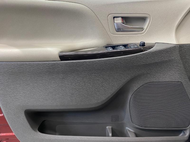 Toyota Sienna XLE 7-Passenger AWD 2019