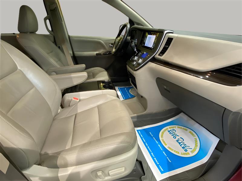 Toyota Sienna XLE 7-Passenger AWD 2019