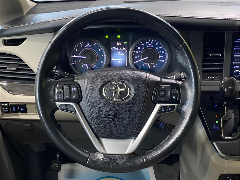 Toyota Sienna XLE 7-Passenger AWD 2019