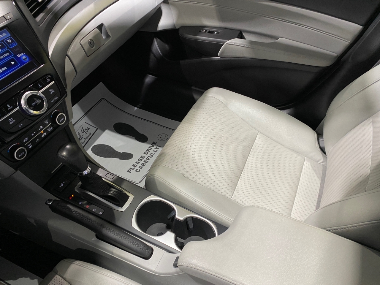 Acura ILX 8-Spd AT w/ Premium Package 2017