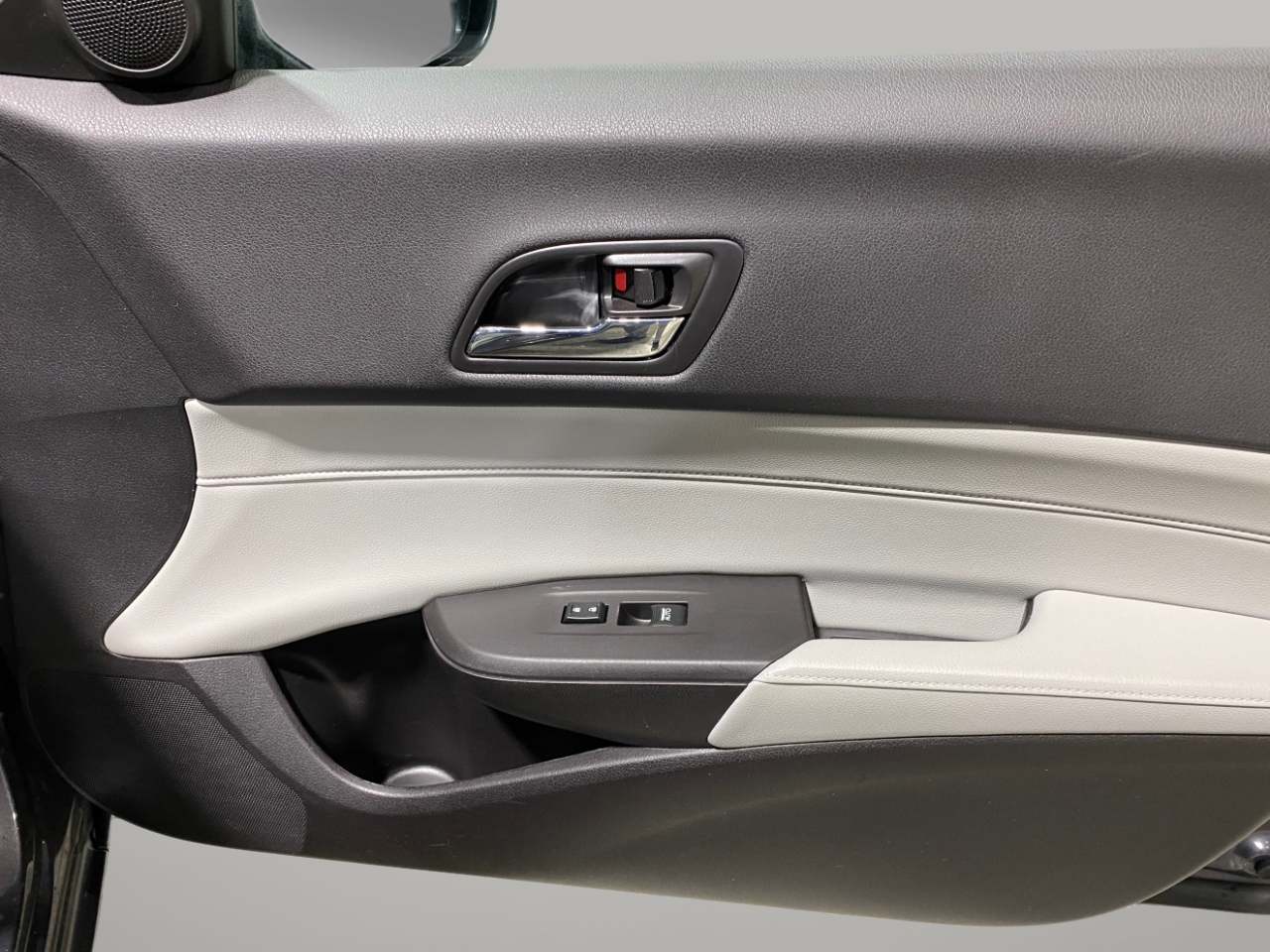 Acura ILX 8-Spd AT w/ Premium Package 2017