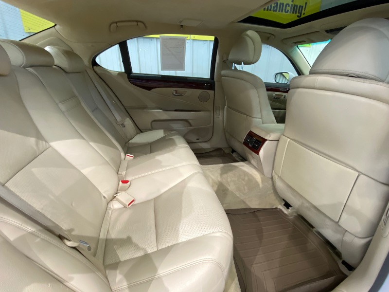 Lexus LS 460 L Luxury Sedan AWD 2011