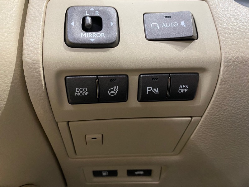 Lexus LS 460 L Luxury Sedan AWD 2011