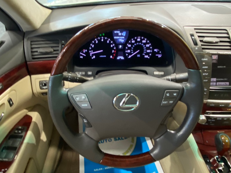 Lexus LS 460 L Luxury Sedan AWD 2011