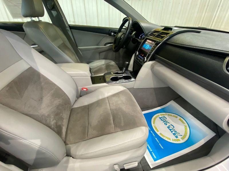 Toyota Camry Hybrid LE 2012