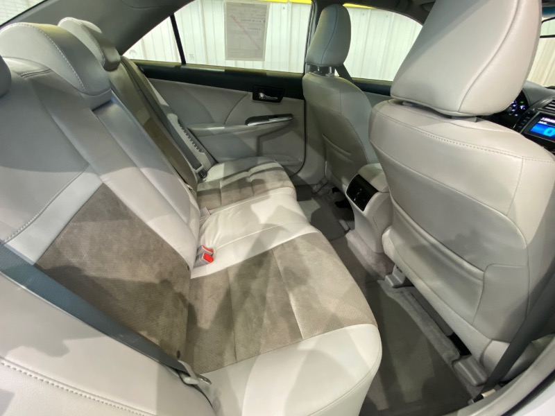 Toyota Camry Hybrid LE 2012