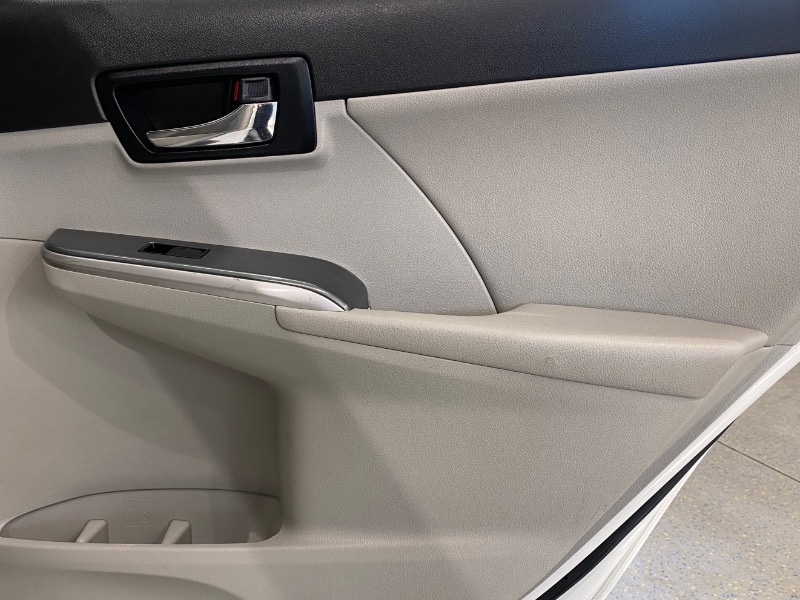 Toyota Camry Hybrid LE 2012