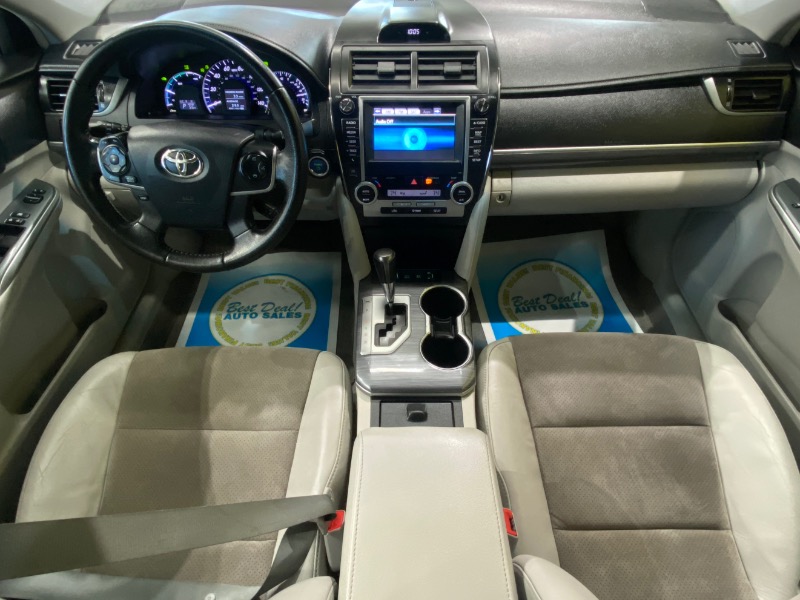 Toyota Camry Hybrid LE 2012