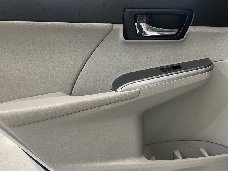 Toyota Camry Hybrid LE 2012