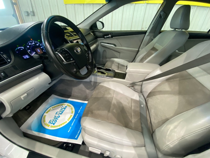 Toyota Camry Hybrid LE 2012