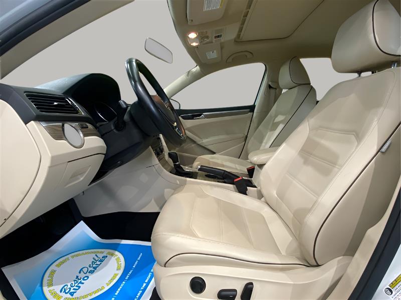 Volkswagen Passat SE 2018