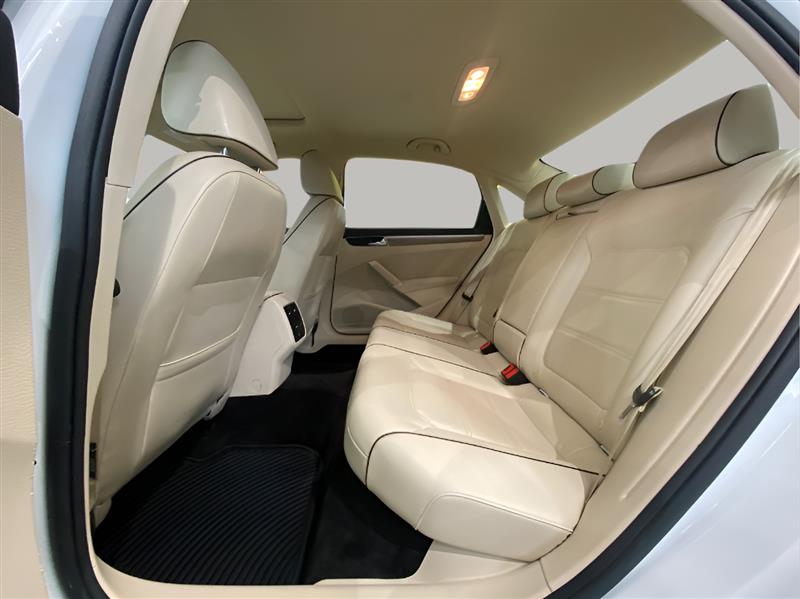 Volkswagen Passat SE 2018