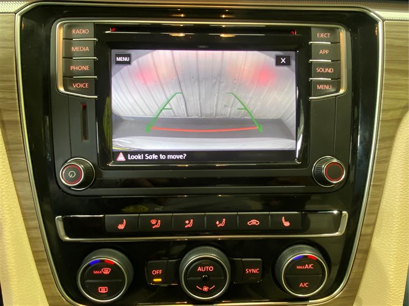 Volkswagen Passat SE 2018