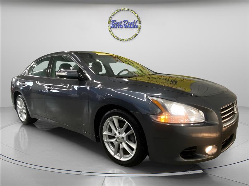 Nissan Maxima SV 2010