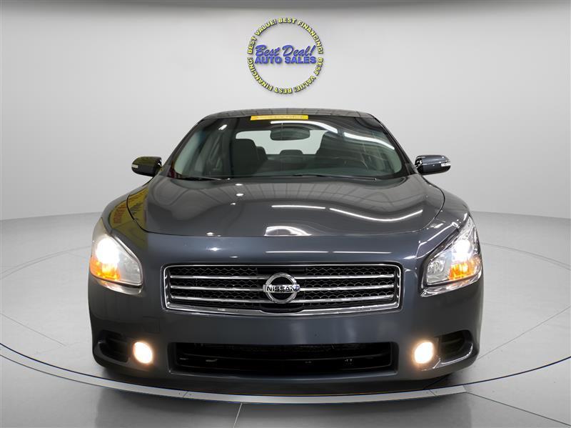 Nissan Maxima SV 2010