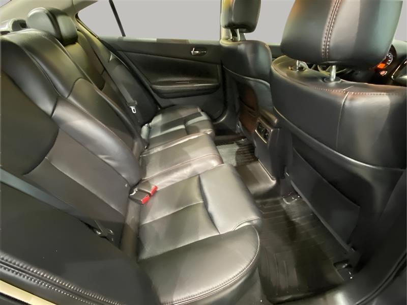 Nissan Maxima SV 2010