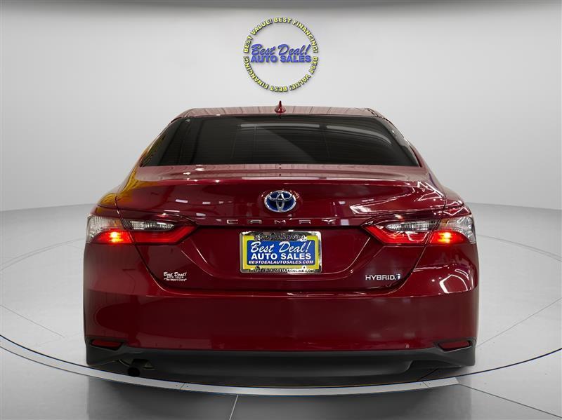 Toyota Camry Hybrid LE 2022