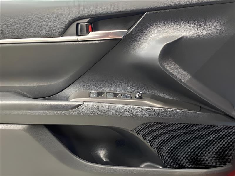 Toyota Camry Hybrid LE 2022