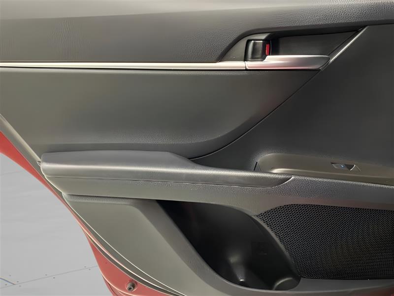 Toyota Camry Hybrid LE 2022