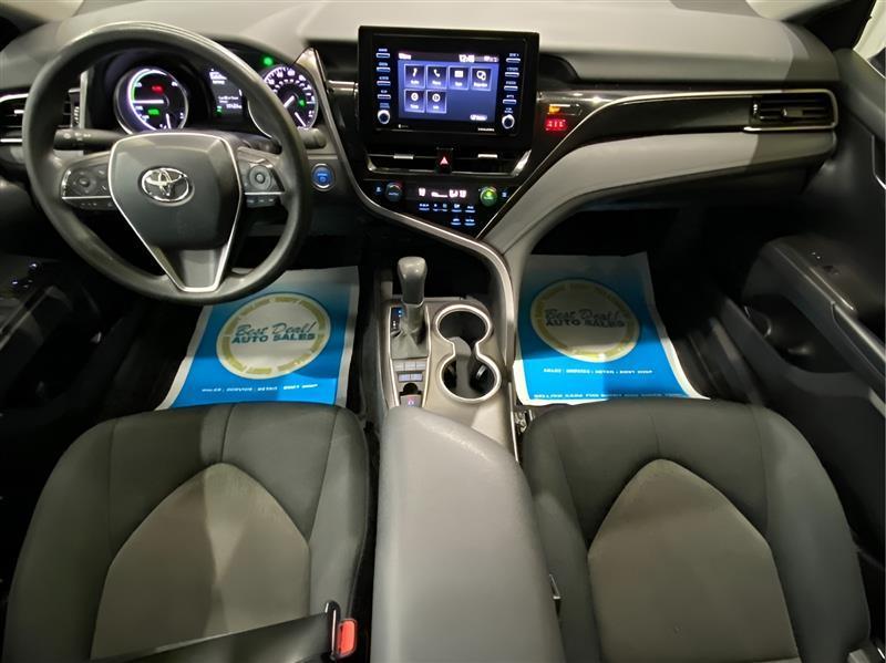 Toyota Camry Hybrid LE 2022