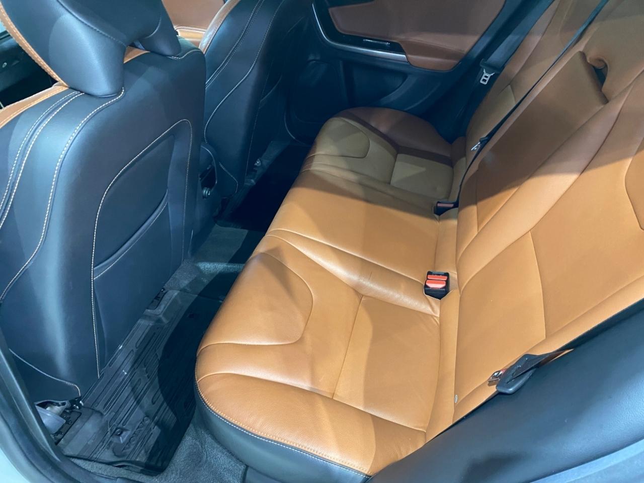 Volvo V60 Cross Country T5 Premier 2015